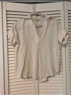 Women's V-Neck Short Sleeve Blouse - Cream